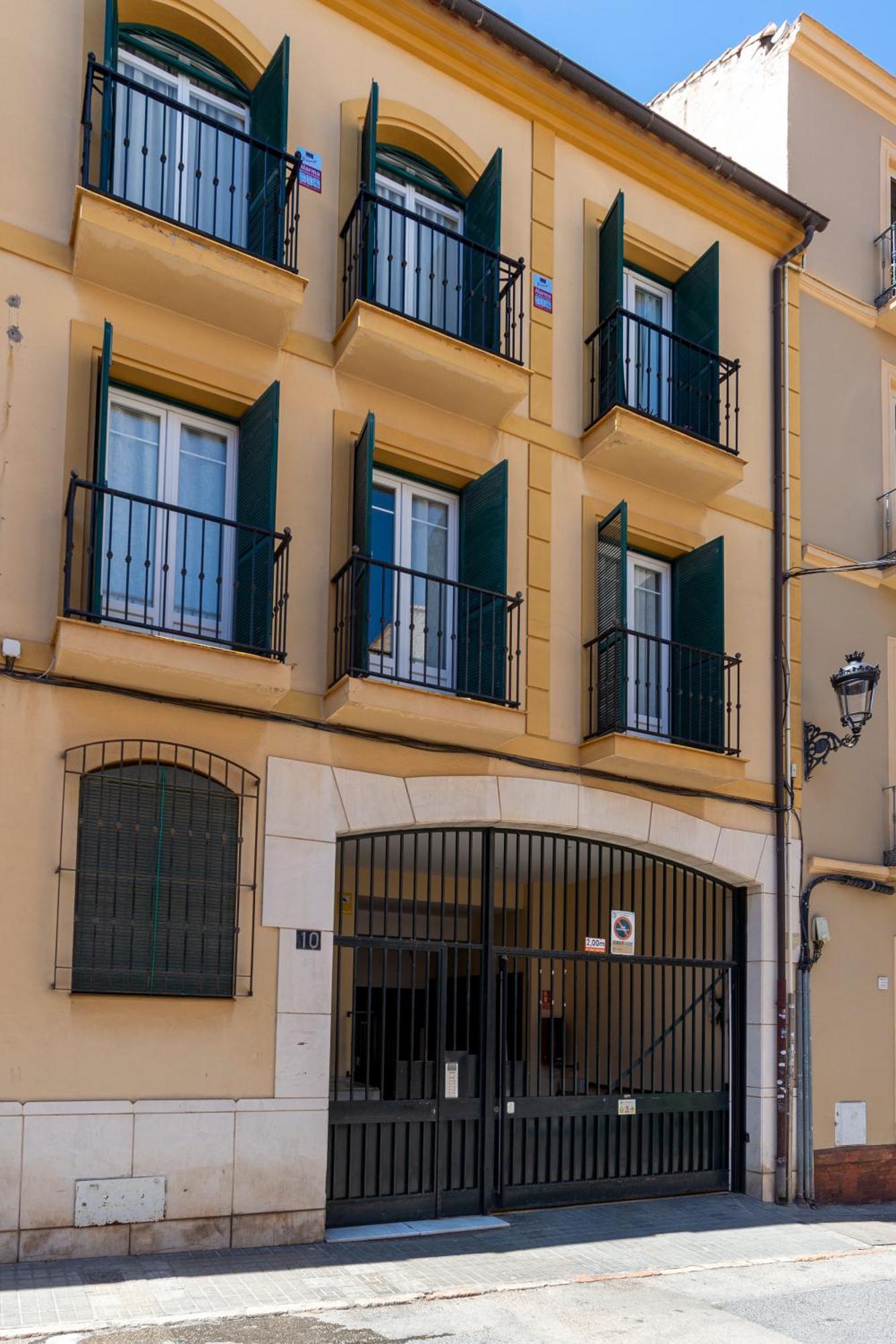 Apartment & Pool In Malaga City Center المظهر الخارجي الصورة